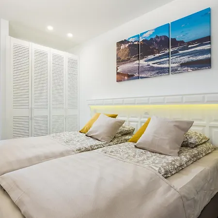 2brd Cliffs And Ocean View Oasis דירה
